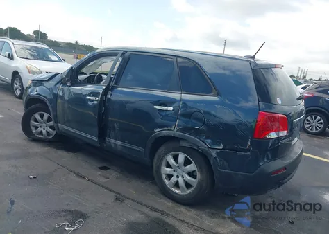 2011 Kia Sorento Lx z USA, uszkodzony, nr VIN 5XYKT3A18BG112907